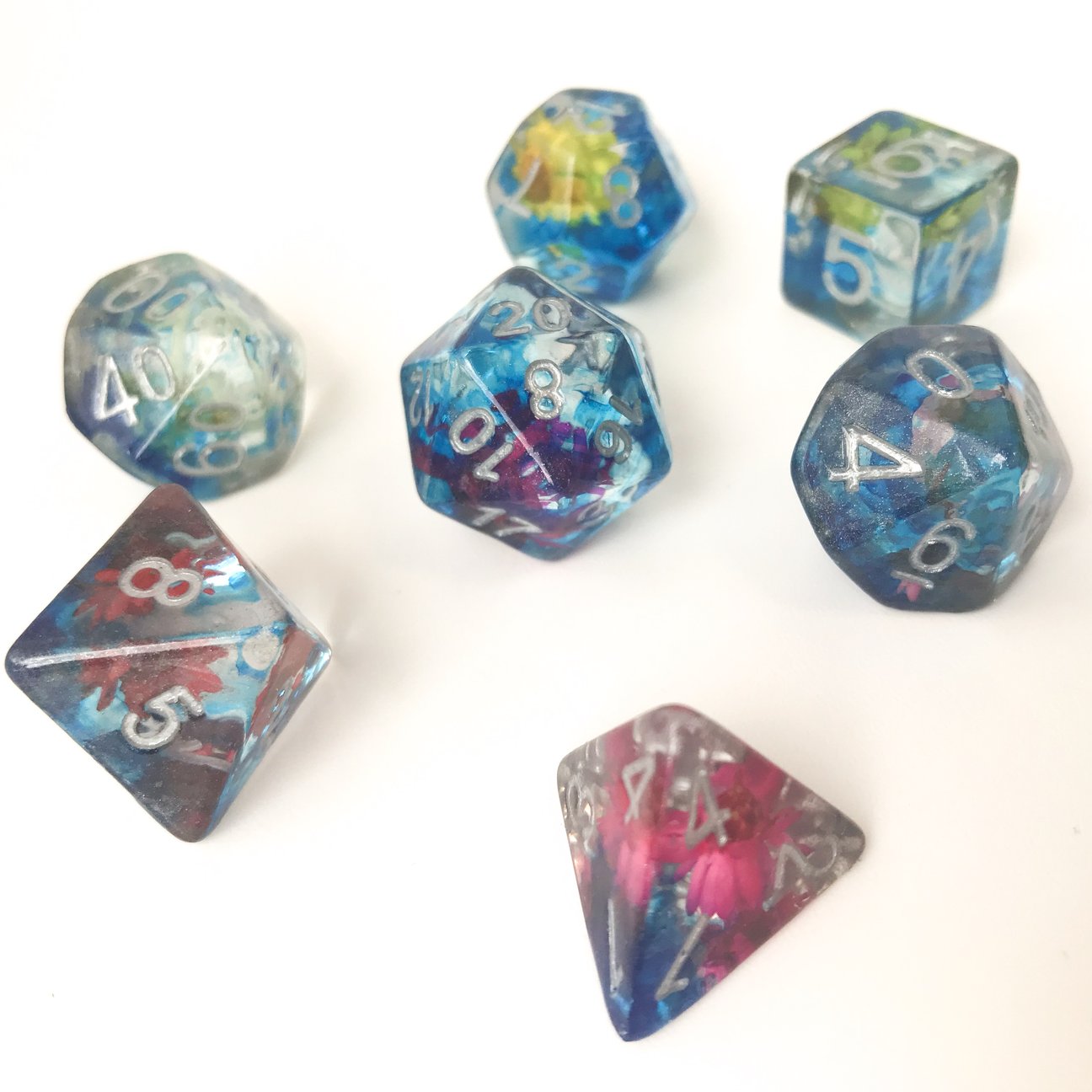 Flora_color_d&d_dice_set